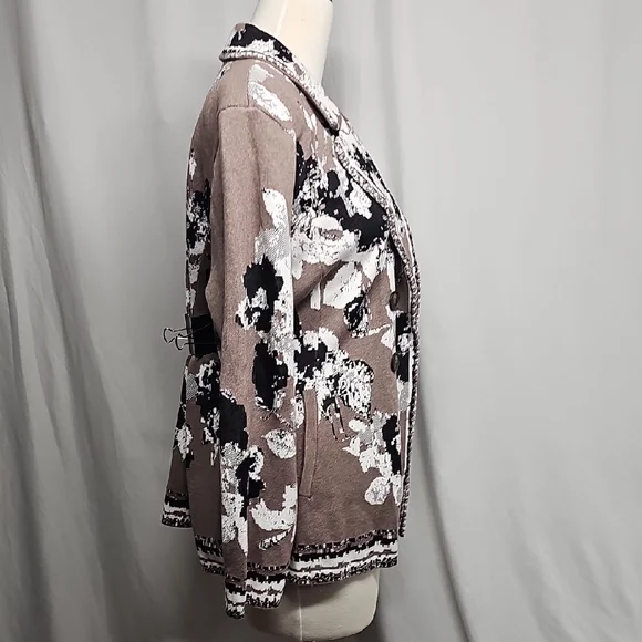 Chico's Black and White Floral Blazer - Picture 4 of 11